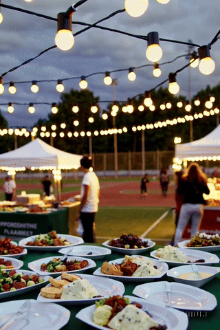 Food vendors serving community